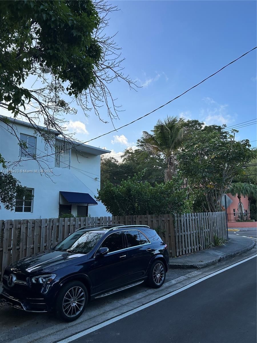 Real estate property located at 3335 Franklin Ave, Miami-dade, The Royal Gardens, Miami, FL