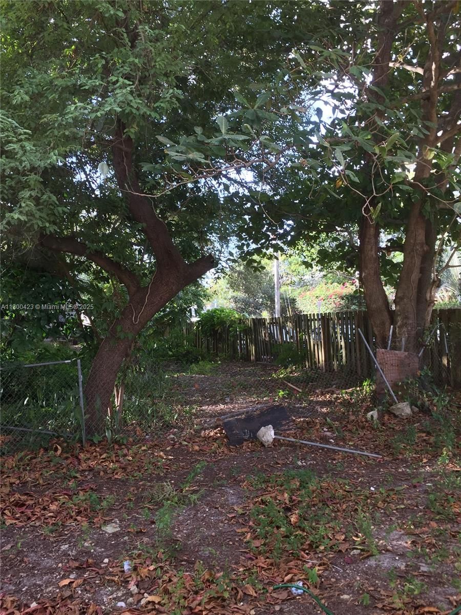Real estate property located at 3335 Franklin Ave, Miami-dade, The Royal Gardens, Miami, FL