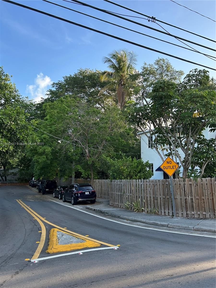 Real estate property located at 3335 Franklin Ave, Miami-dade, The Royal Gardens, Miami, FL