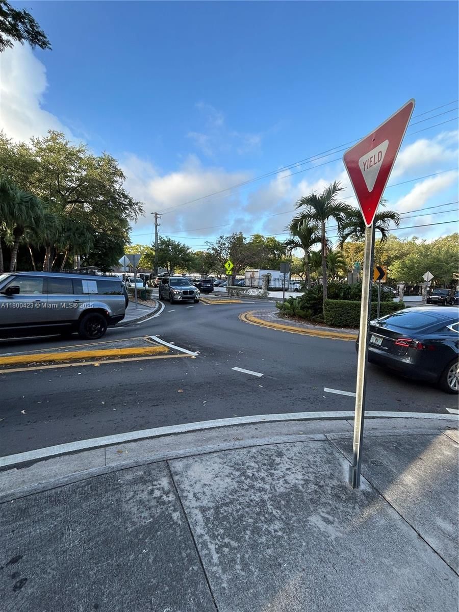 Real estate property located at 3335 Franklin Ave, Miami-dade, The Royal Gardens, Miami, FL