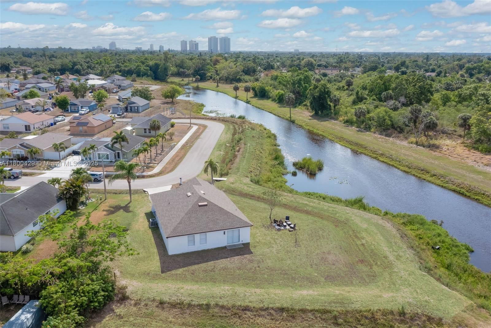 Real estate property located at 1125 WHITEHEAD CREEK LOOP, Lee, Whitehead Creed, Fort Myers, FL