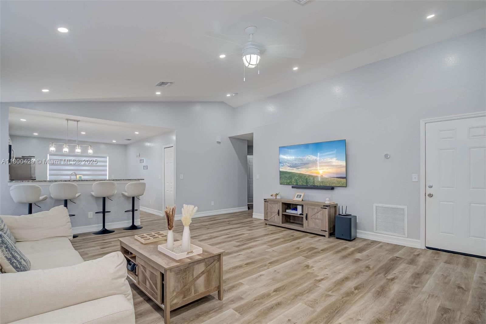 Real estate property located at 1125 WHITEHEAD CREEK LOOP, Lee, Whitehead Creed, Fort Myers, FL