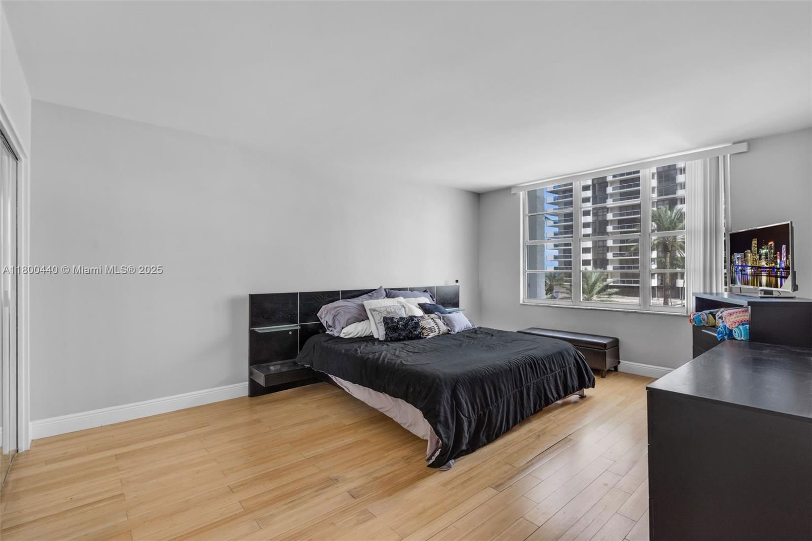 Real estate property located at 5700 Collins Ave #4A, Miami-dade, Seacoast 5700 Condo, Miami Beach, FL