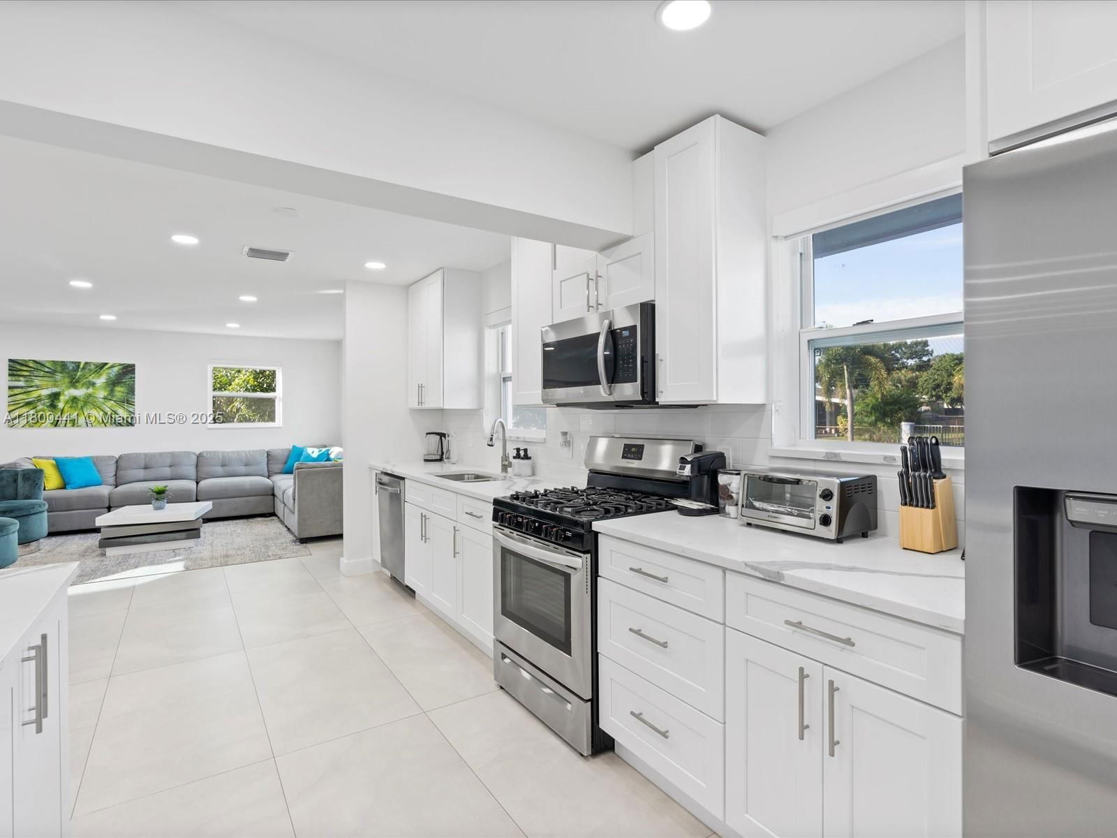Real estate property located at 711 66th Ave, Broward, Boulevard Heights Sec 6, Hollywood, FL