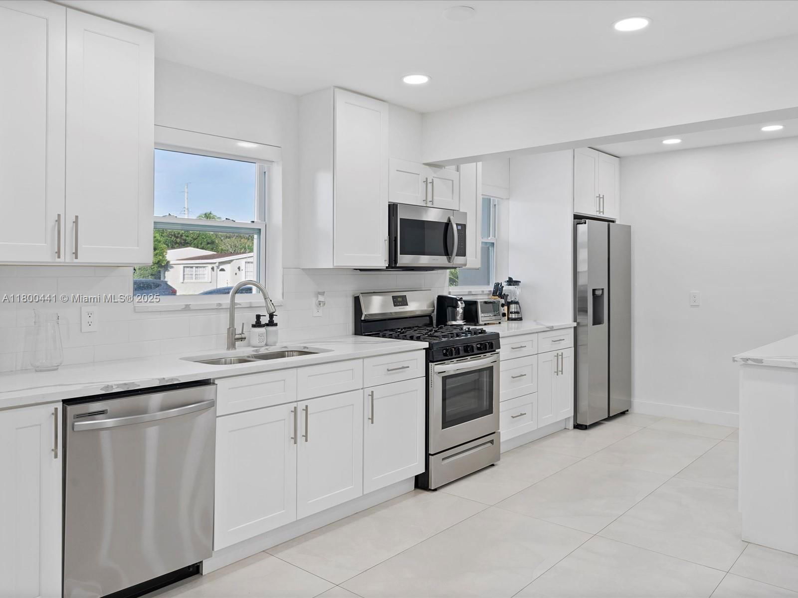 Real estate property located at 711 66th Ave, Broward, Boulevard Heights Sec 6, Hollywood, FL