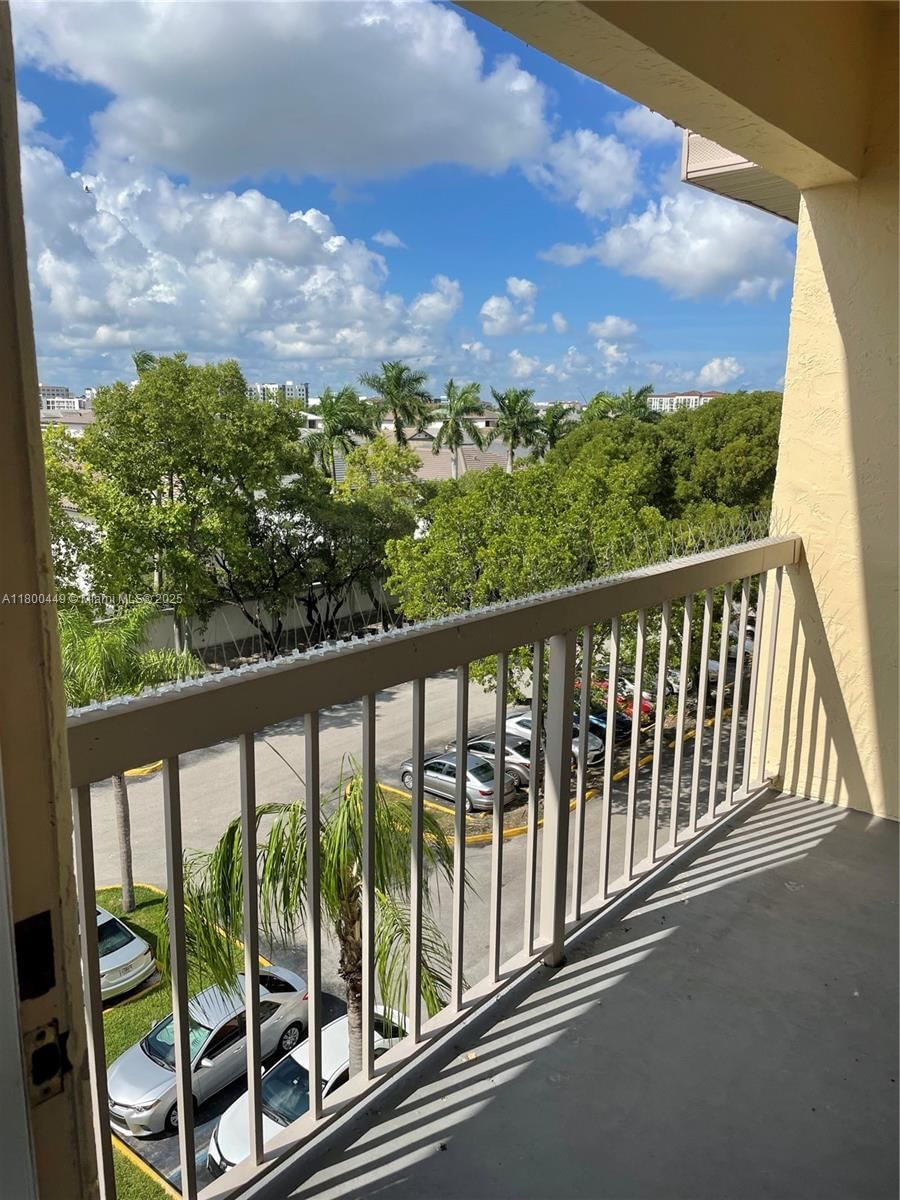 Real estate property located at , Miami-dade, Las Vistas At Doral Condo, Doral, FL