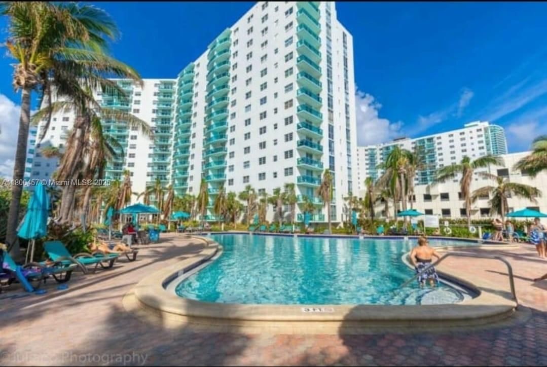 Real estate property located at 3901 Ocean Dr #2Z, Broward, Tides On Hollywood Beach, Hollywood, FL