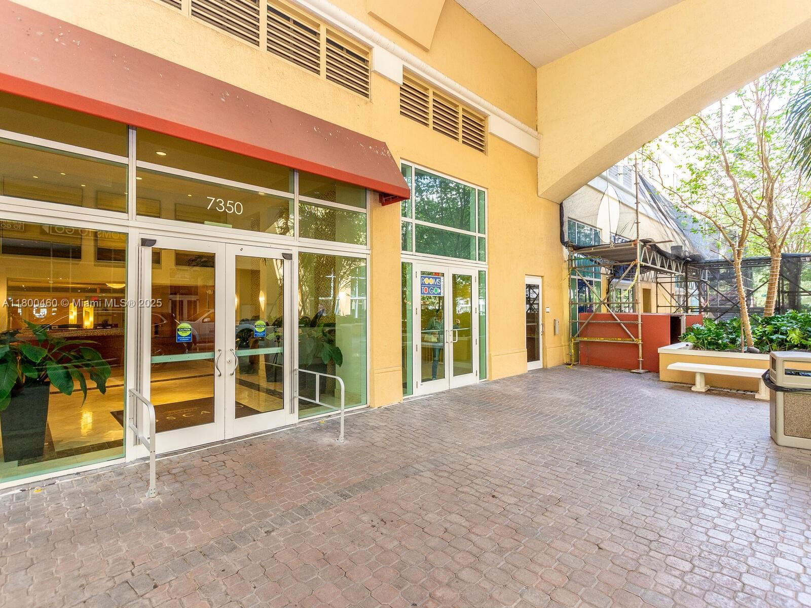 Real estate property located at 7350 89th St #1702S, Miami-dade, Toscano Condo, Miami, FL