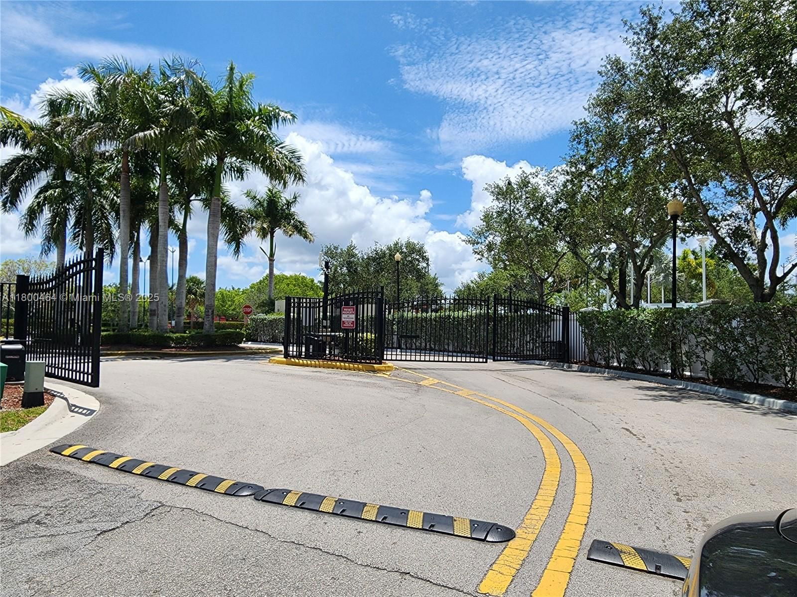 Real estate property located at 962 29th Ter, Miami-dade, Villas At Portofino East, Homestead, FL