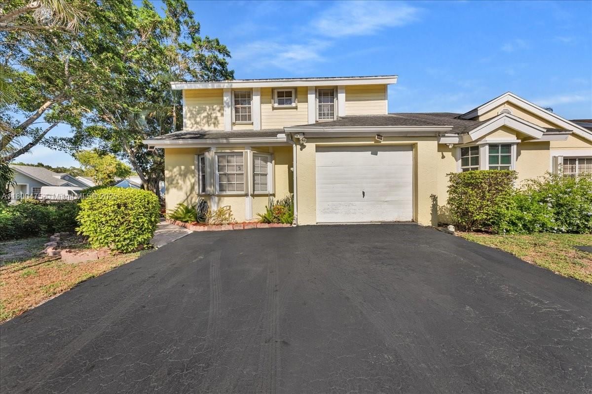Real estate property located at 1060 111th Way, Broward, Scarborough I, Davie, FL