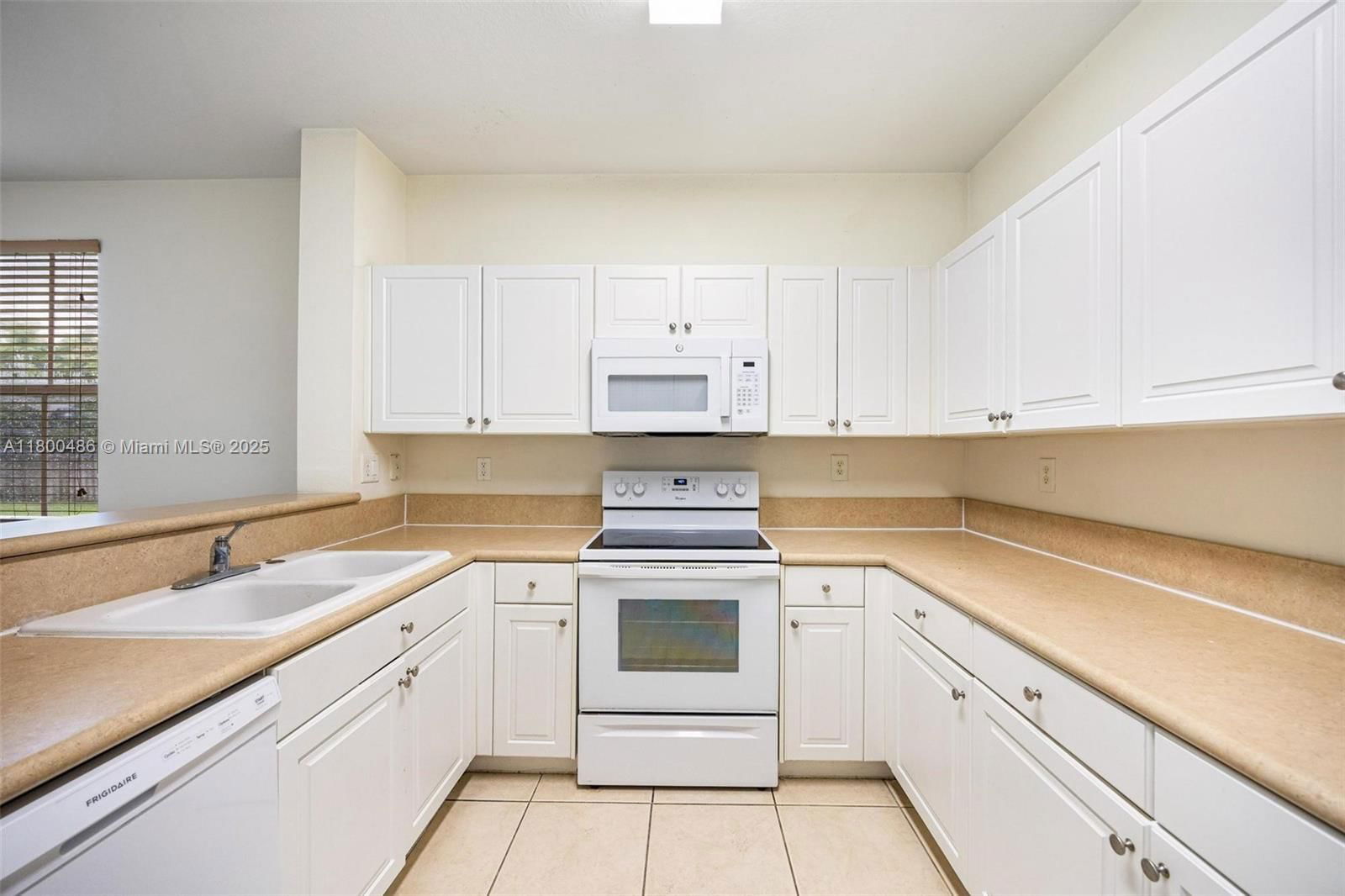 Real estate property located at 2884 2nd Dr #3, Miami-dade, Fiji Condo No 2, Homestead, FL