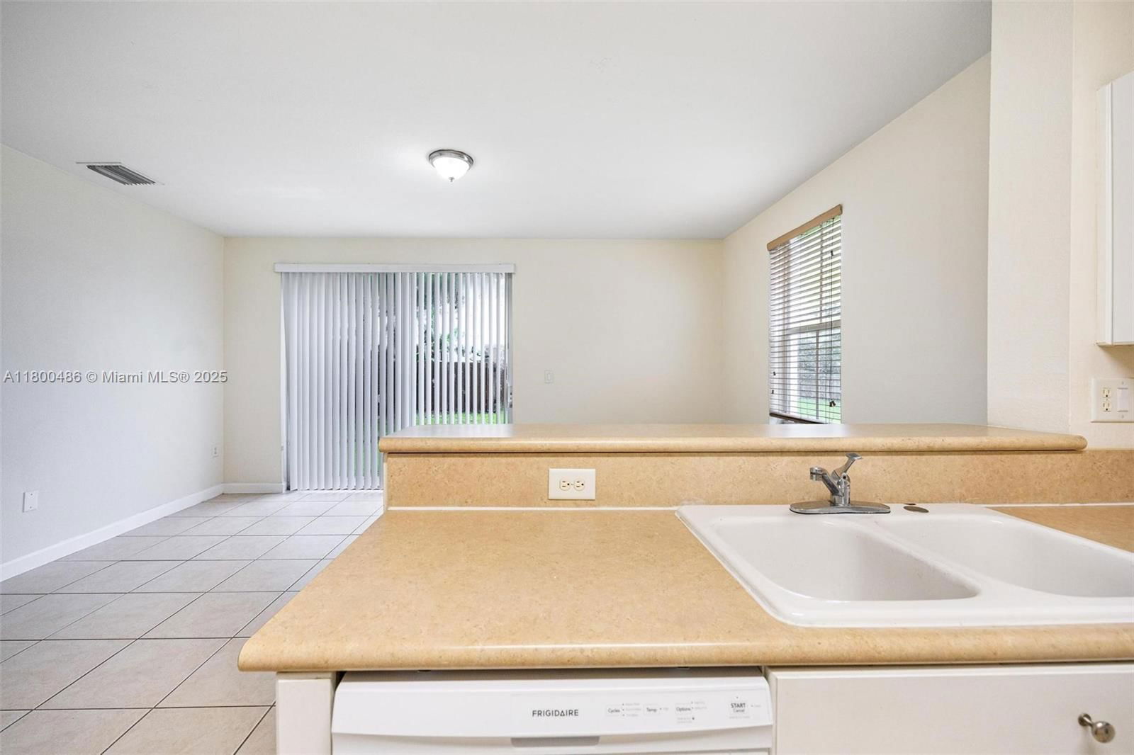 Real estate property located at 2884 2nd Dr #3, Miami-dade, Fiji Condo No 2, Homestead, FL