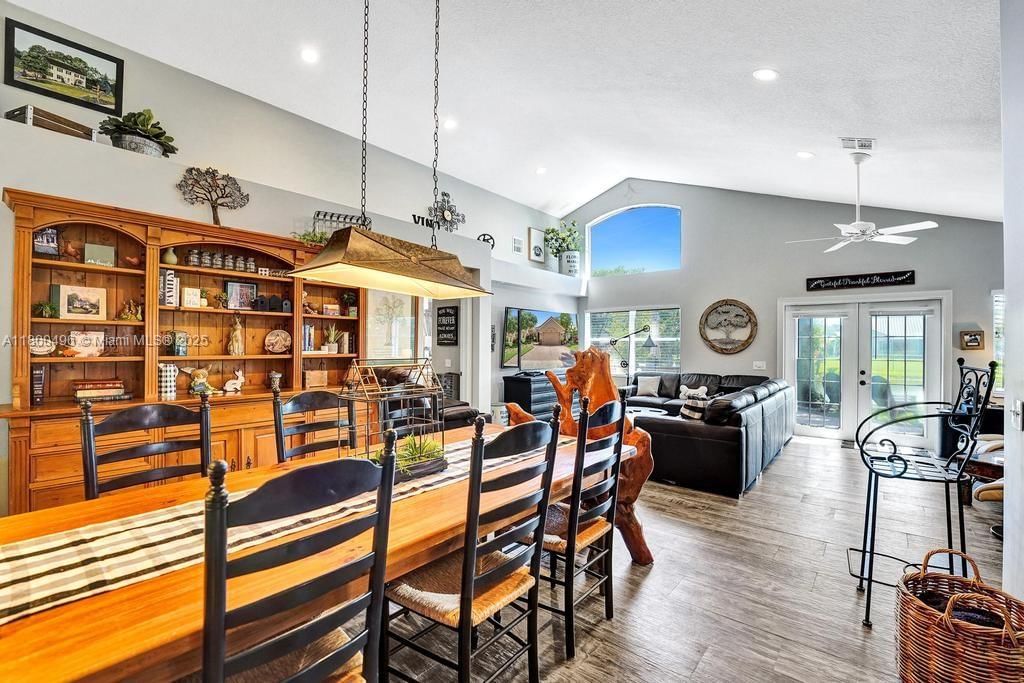 Real estate property located at 9471 Oak Grove Cir, Broward, Oak Grove At Forest Ridge, Davie, FL