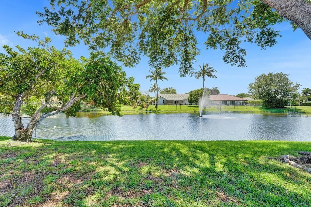 Real estate property located at 9471 Oak Grove Cir, Broward, Oak Grove At Forest Ridge, Davie, FL