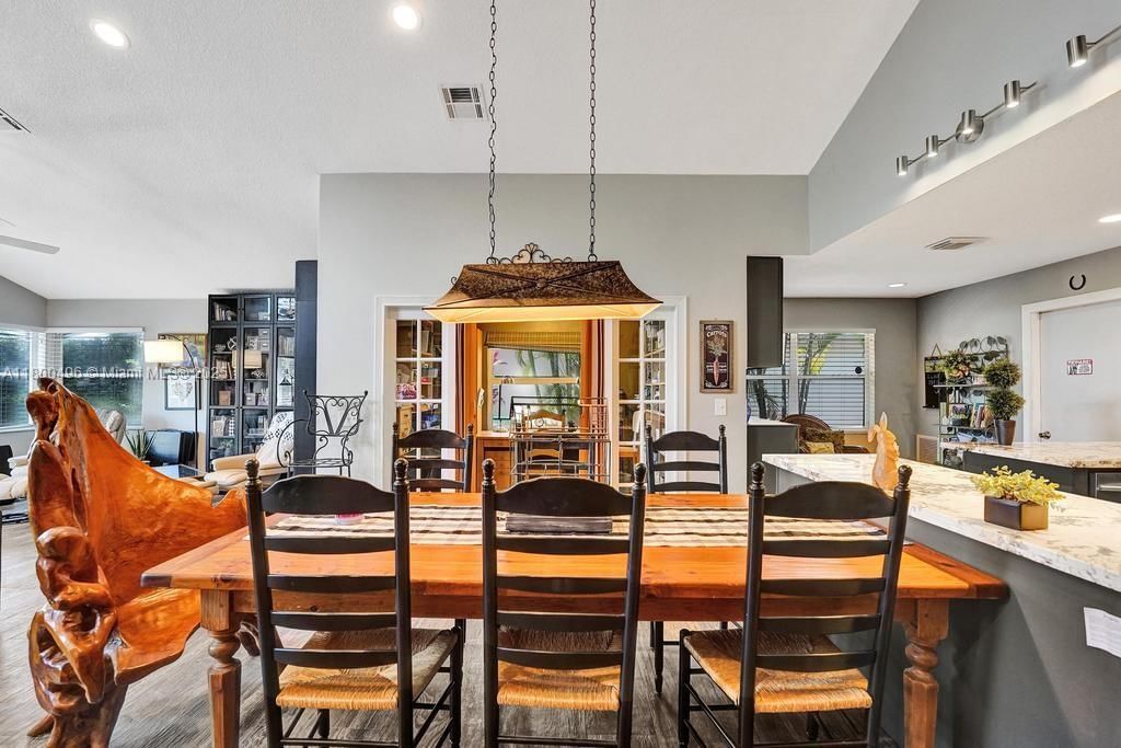 Real estate property located at 9471 Oak Grove Cir, Broward, Oak Grove At Forest Ridge, Davie, FL