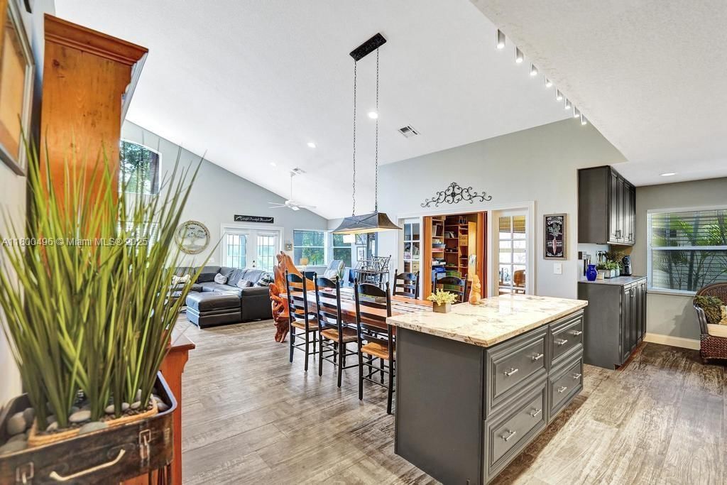 Real estate property located at 9471 Oak Grove Cir, Broward, Oak Grove At Forest Ridge, Davie, FL