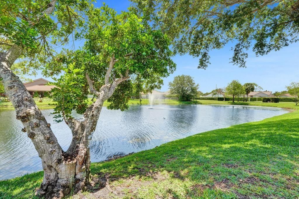 Real estate property located at 9471 Oak Grove Cir, Broward, Oak Grove At Forest Ridge, Davie, FL