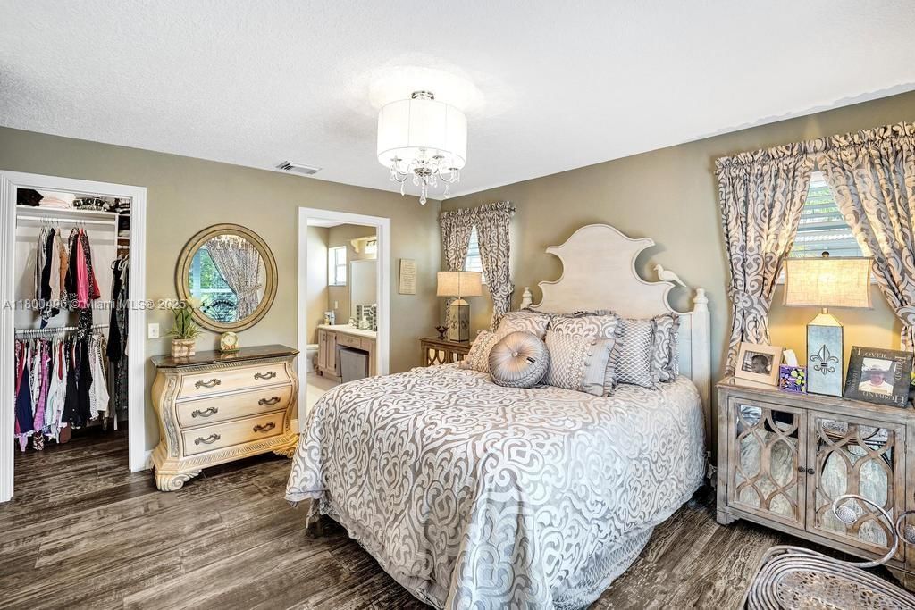 Real estate property located at 9471 Oak Grove Cir, Broward, Oak Grove At Forest Ridge, Davie, FL