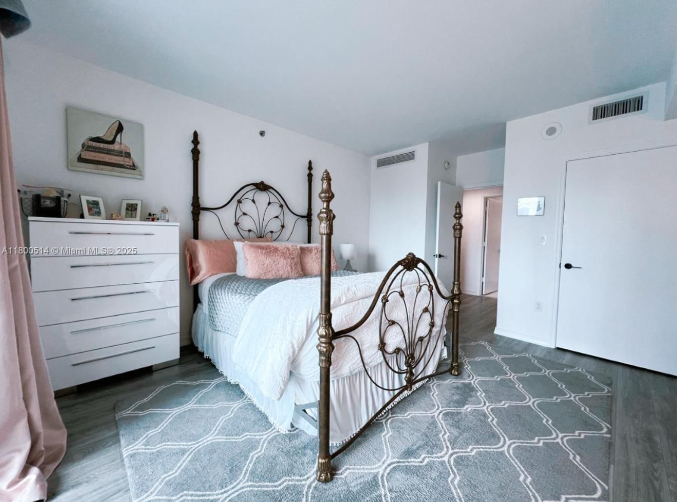 Real estate property located at 55 6th St #2304, Miami-dade, 500 Brickell West Condo, Miami, FL