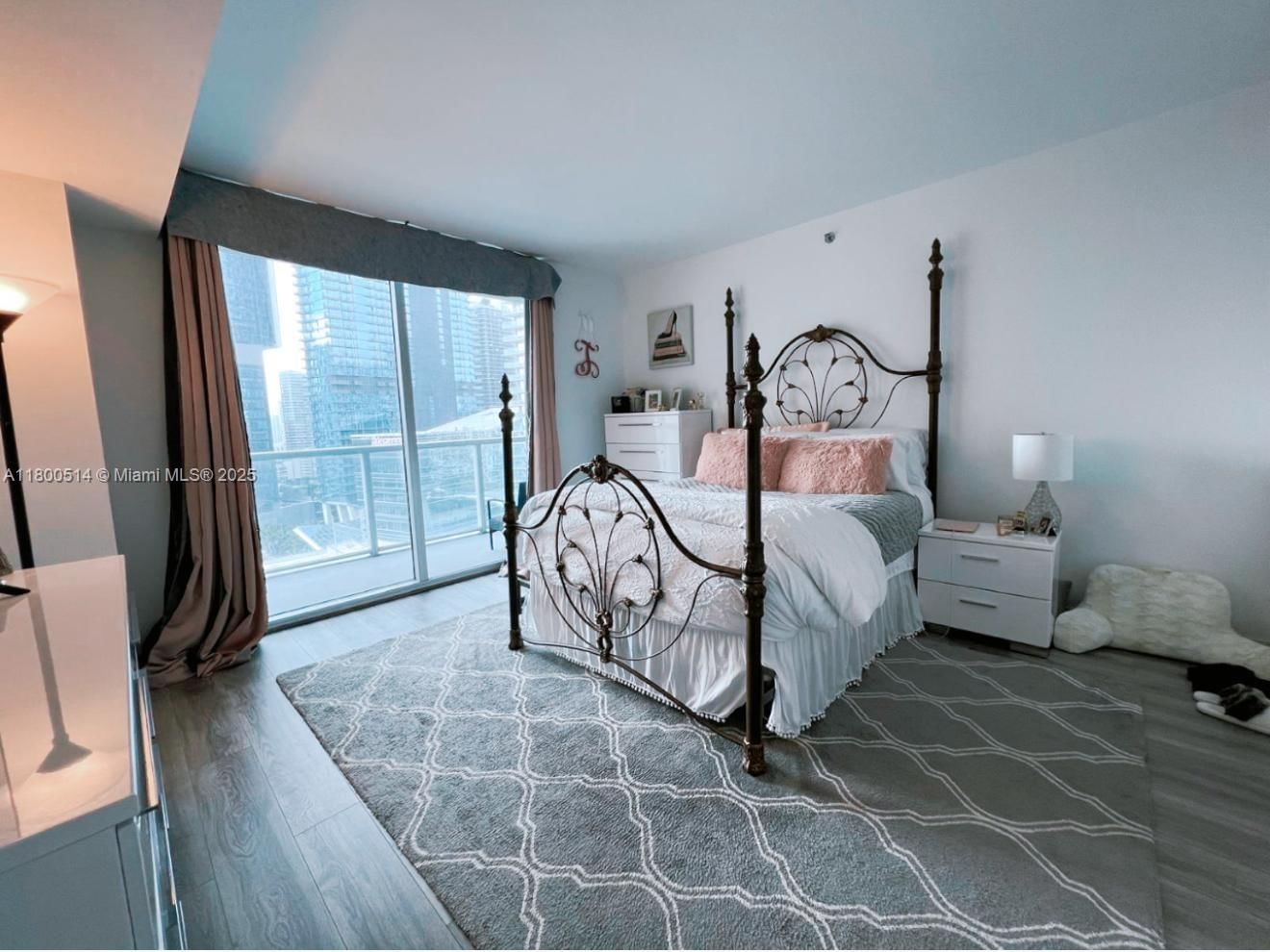 Real estate property located at 55 6th St #2304, Miami-dade, 500 Brickell West Condo, Miami, FL