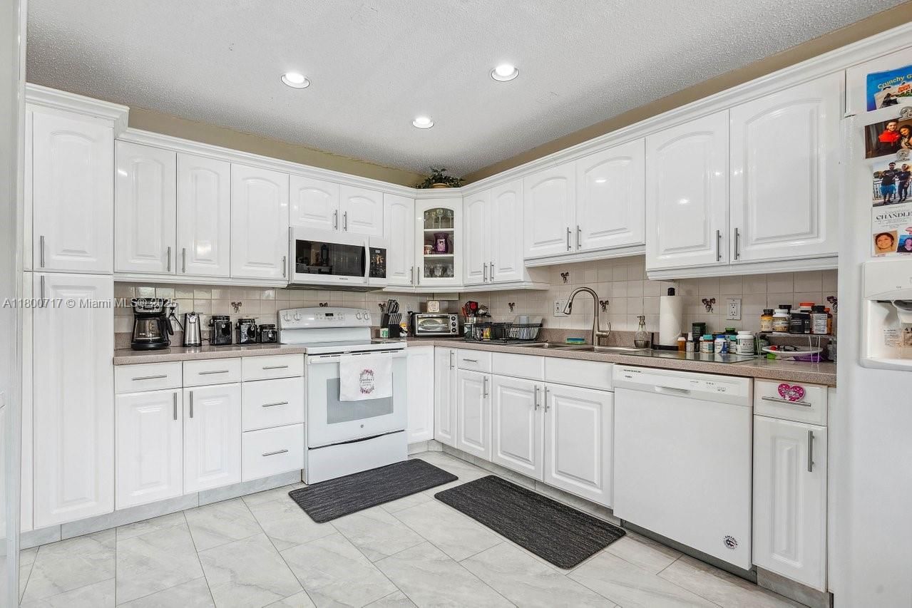 Real estate property located at 1621 20th Ave #203, Palm Beach, Pines Of Delray North Con, Delray Beach, FL