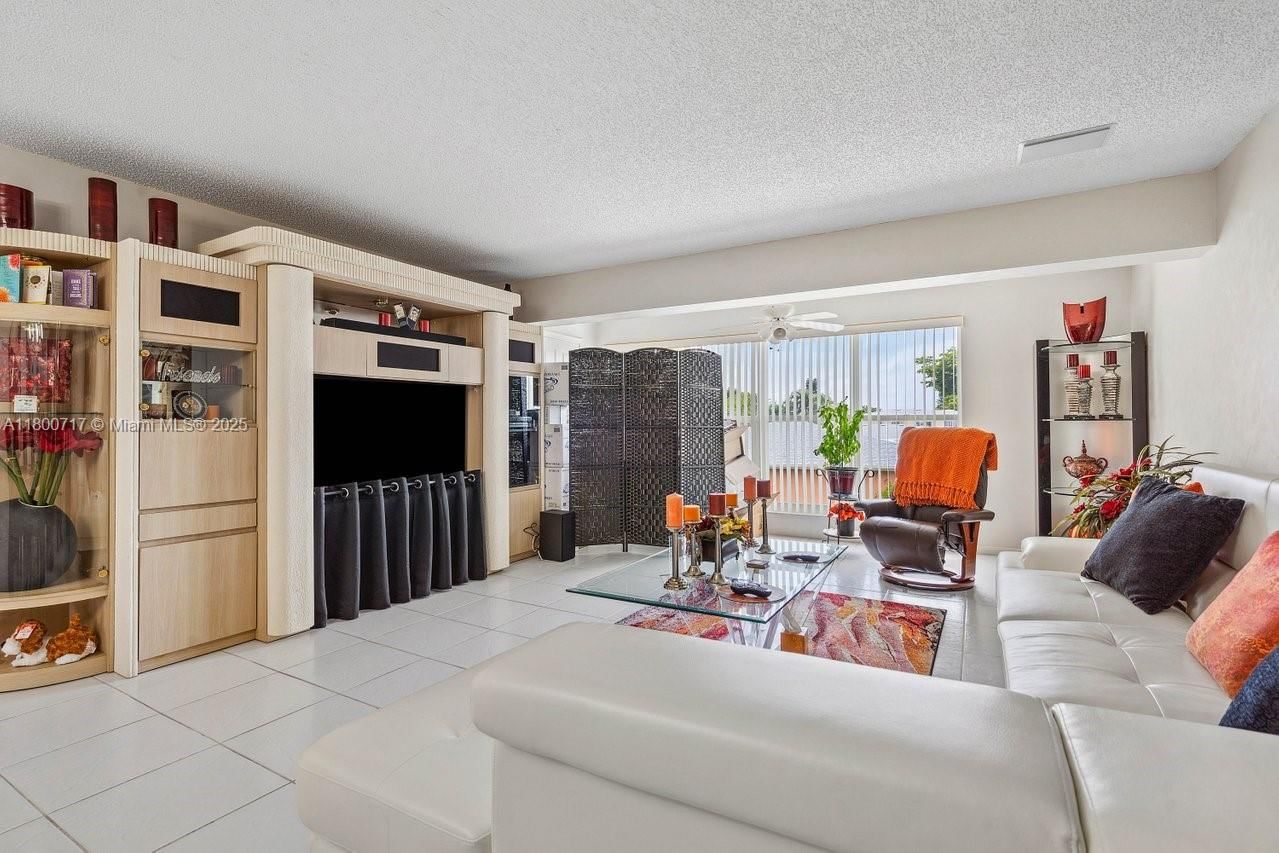 Real estate property located at 1621 20th Ave #203, Palm Beach, Pines Of Delray North Con, Delray Beach, FL