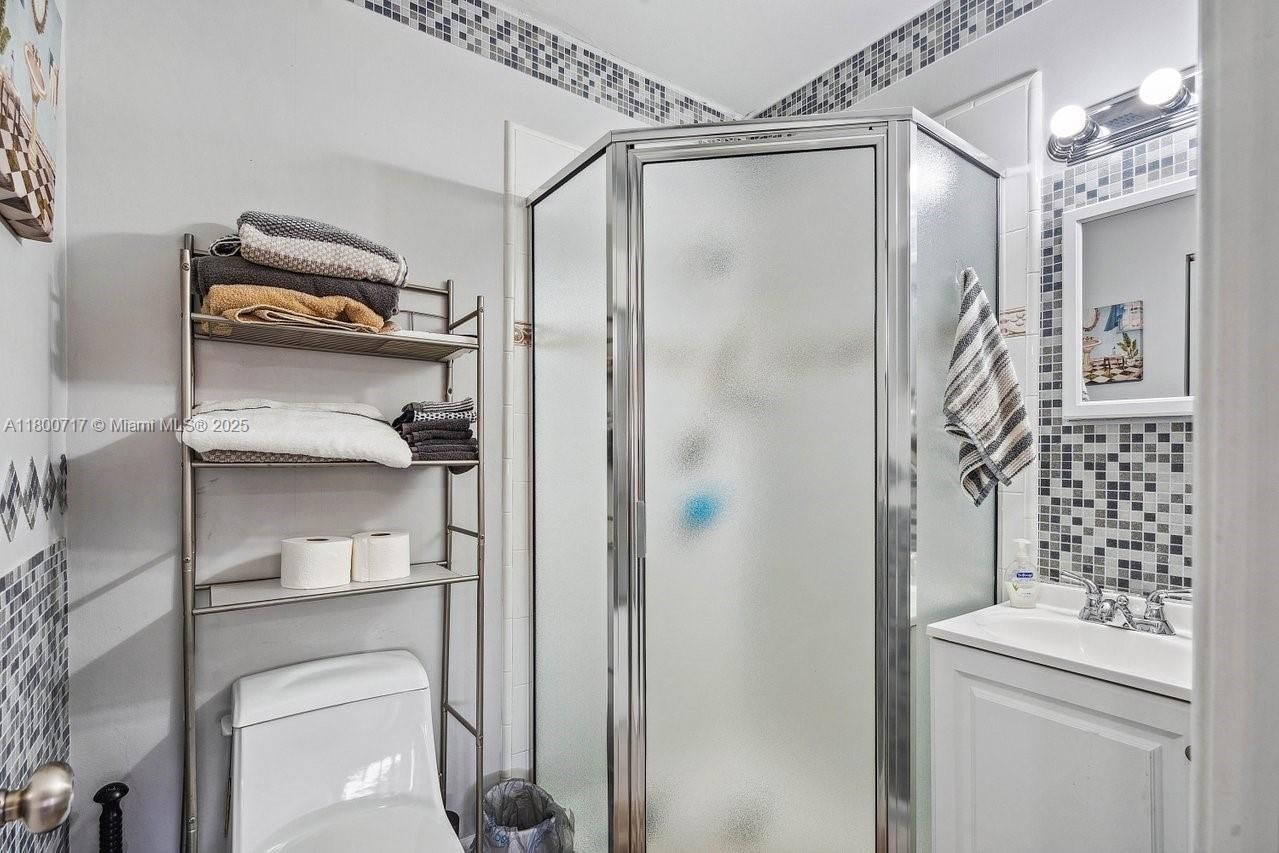 Real estate property located at 1621 20th Ave #203, Palm Beach, Pines Of Delray North Con, Delray Beach, FL