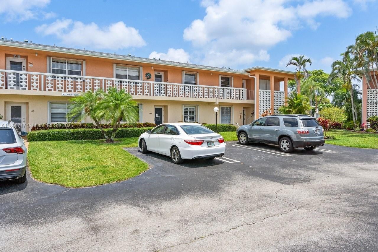 Real estate property located at 1621 20th Ave #203, Palm Beach, Pines Of Delray North Con, Delray Beach, FL