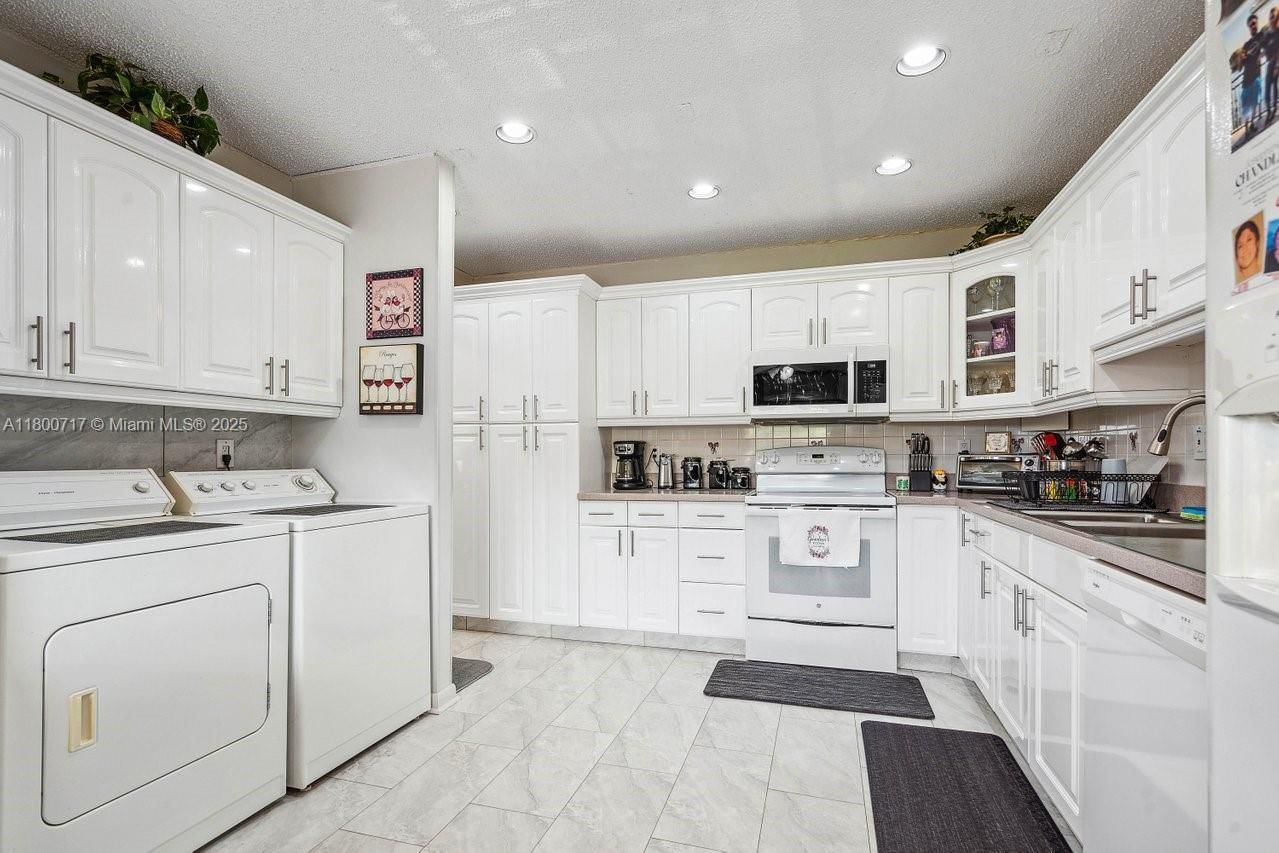 Real estate property located at 1621 20th Ave #203, Palm Beach, Pines Of Delray North Con, Delray Beach, FL