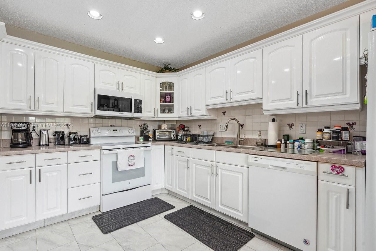Real estate property located at 1621 20th Ave #203, Palm Beach, Pines Of Delray North Con, Delray Beach, FL
