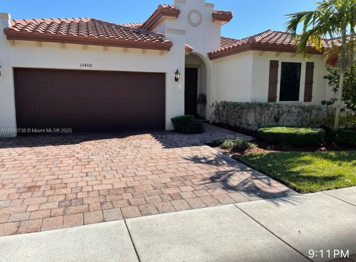 Real estate property located at 15400 176 LN, Miami-dade, Venetian Parc West, Miami, FL