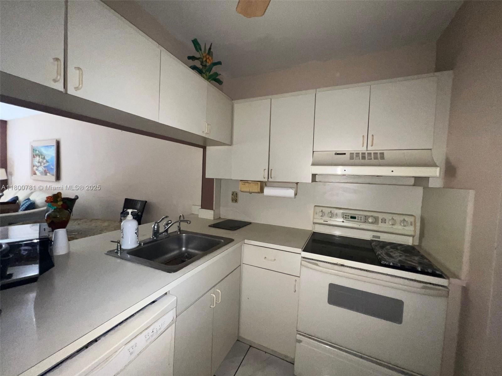 Real estate property located at 460 23rd St #118, Miami-dade, Golden Gate Condo Phase I, Hialeah, FL