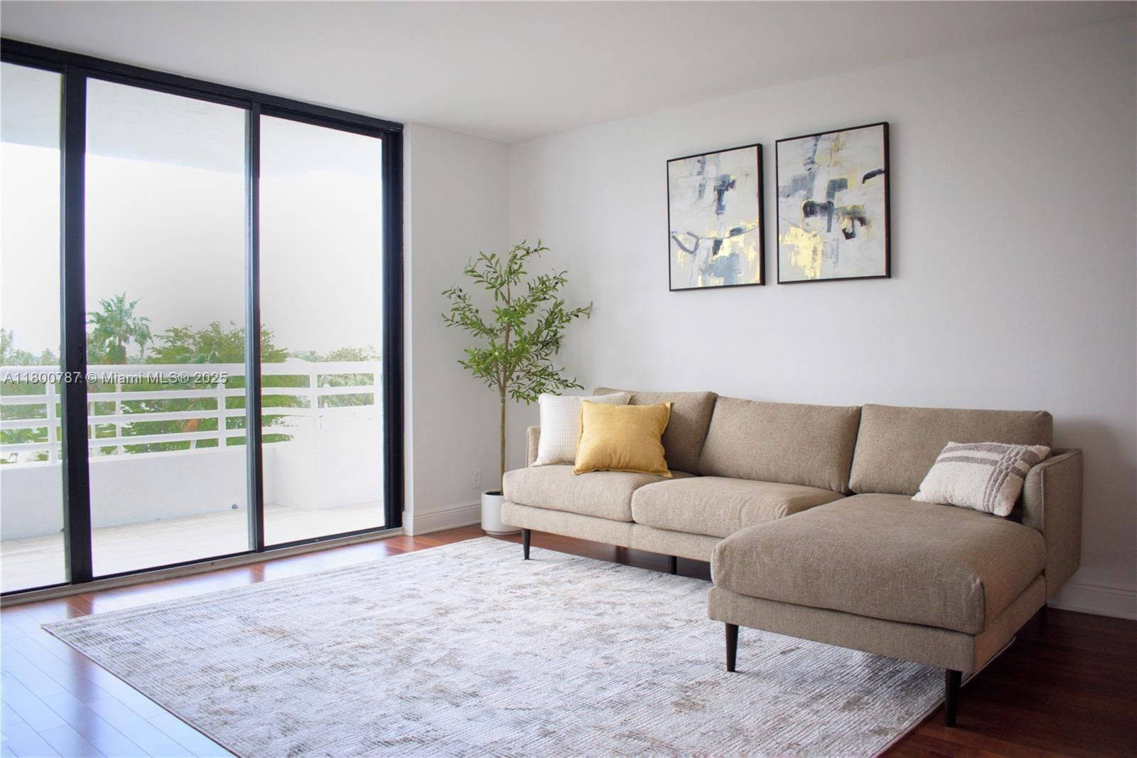 Real estate property located at 3300 192nd St #611, Miami-dade, Parc Central Aventura Eas, Aventura, FL