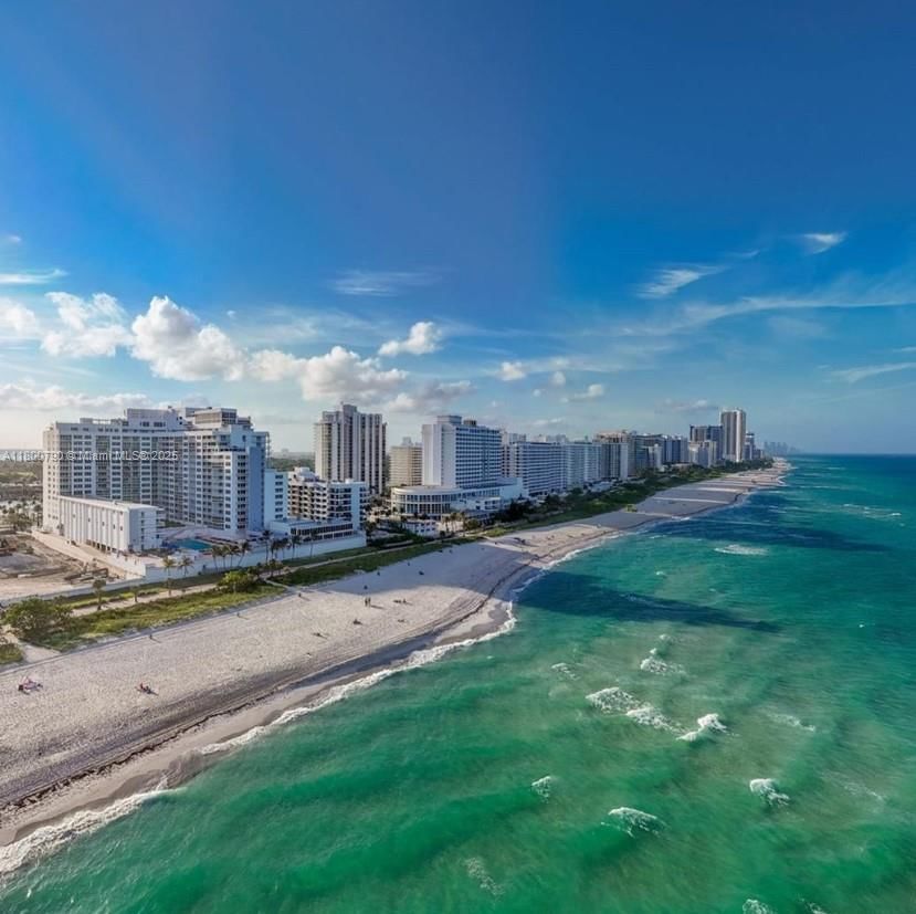 Real estate property located at 5401 Collins Ave #428, Miami-dade, The Carriage House Condo, Miami Beach, FL