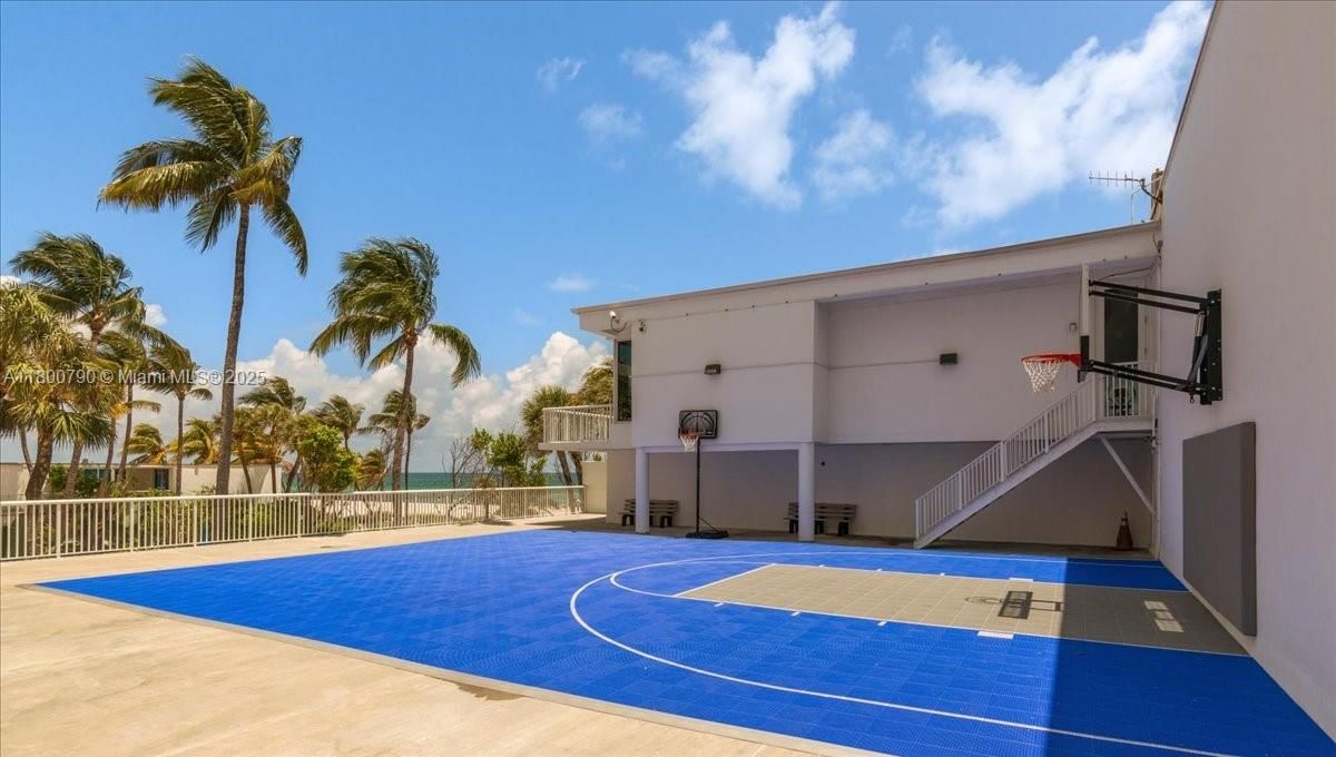 Real estate property located at 5401 Collins Ave #428, Miami-dade, The Carriage House Condo, Miami Beach, FL