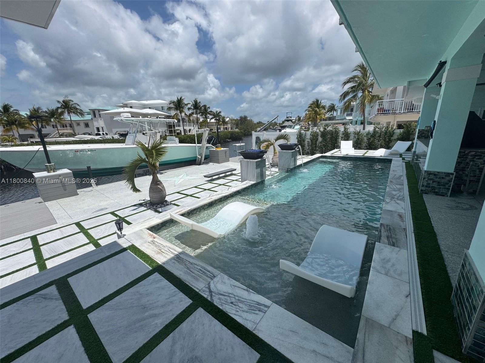 Real estate property located at 157 La Paloma Rd, Monroe, Winston Waterways No 2, Key Largo, FL
