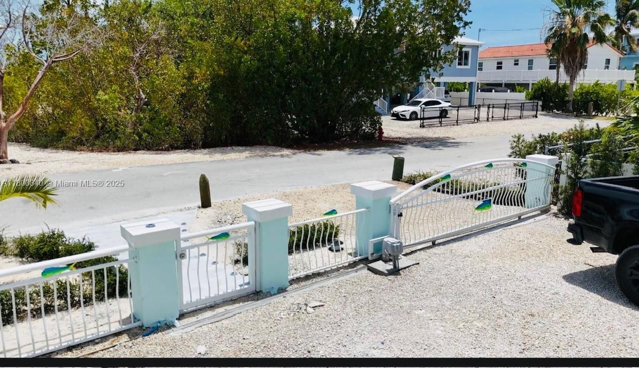 Real estate property located at 157 La Paloma Rd, Monroe, Winston Waterways No 2, Key Largo, FL