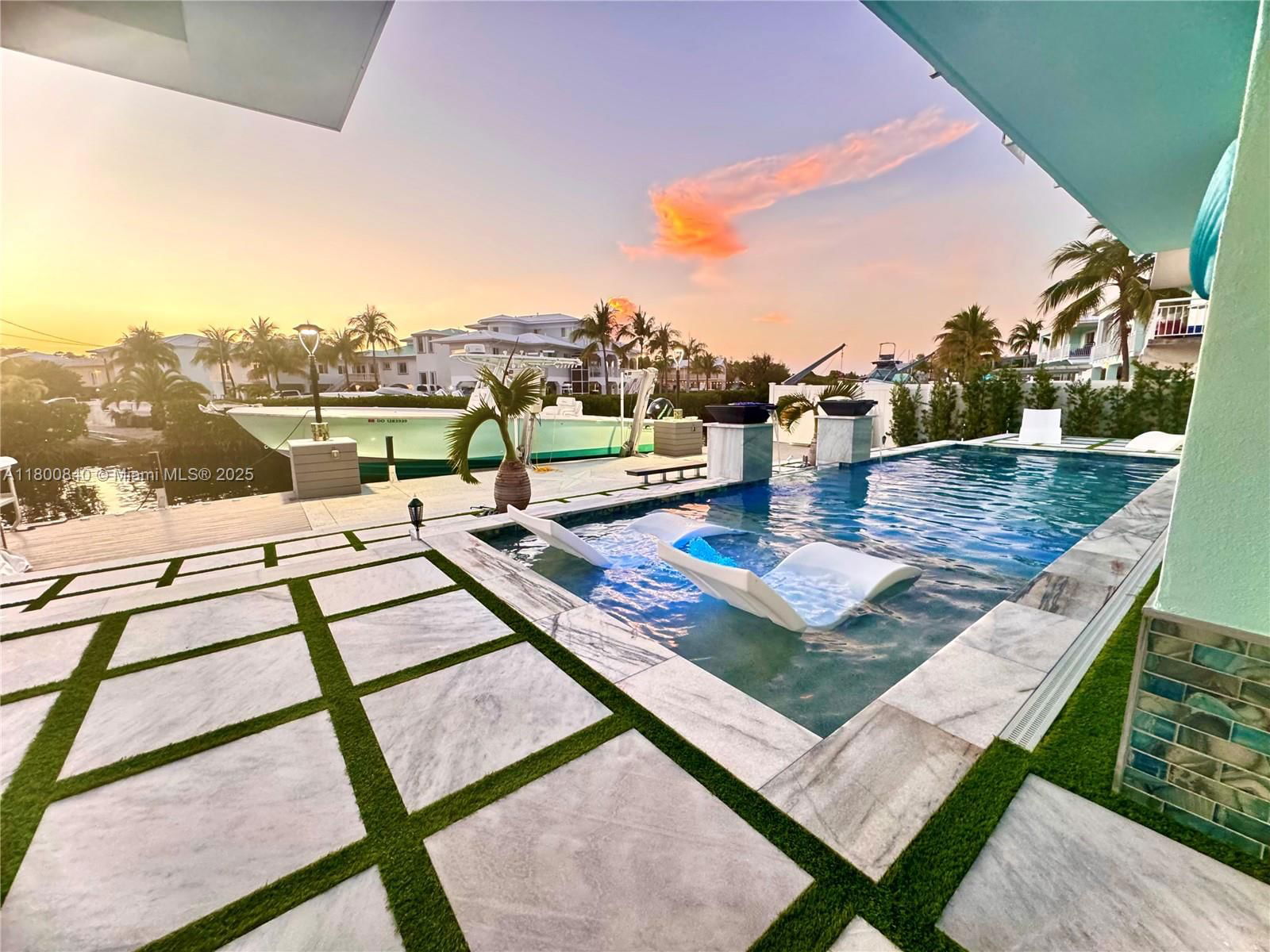 Real estate property located at 157 La Paloma Rd, Monroe, Winston Waterways No 2, Key Largo, FL