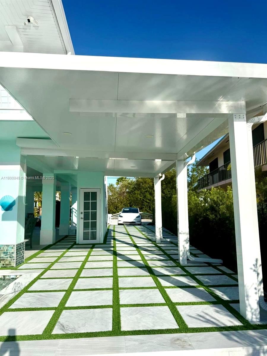 Real estate property located at 157 La Paloma Rd, Monroe, Winston Waterways No 2, Key Largo, FL