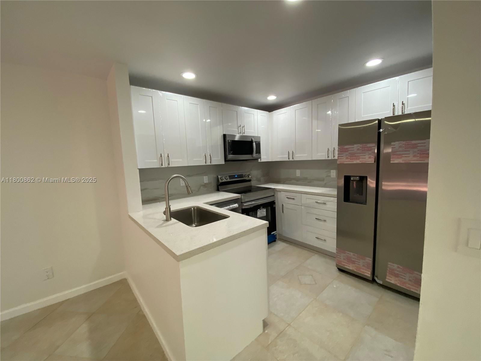 Real estate property located at 3524 Gardens East Dr B, Palm Beach, Cedar Gardens Townhouses, Palm Beach Gardens, FL