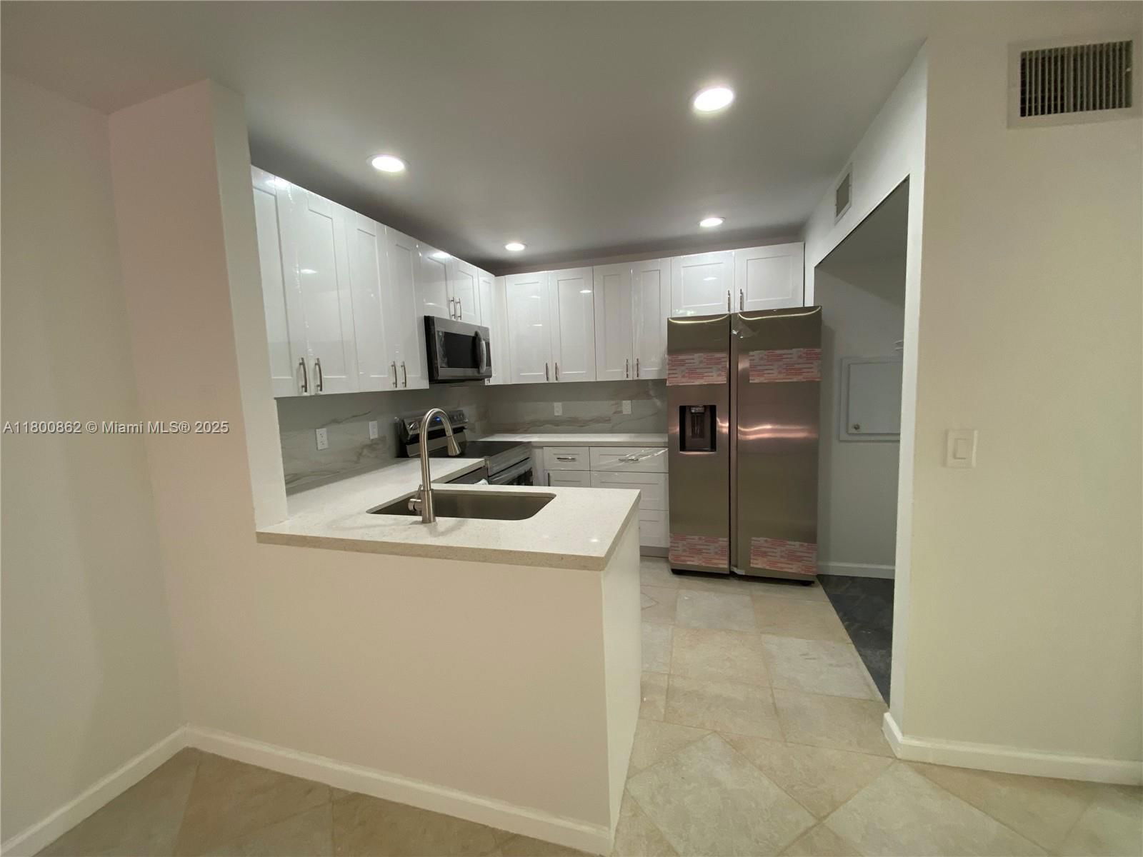 Real estate property located at 3524 Gardens East Dr B, Palm Beach, Cedar Gardens Townhouses, Palm Beach Gardens, FL