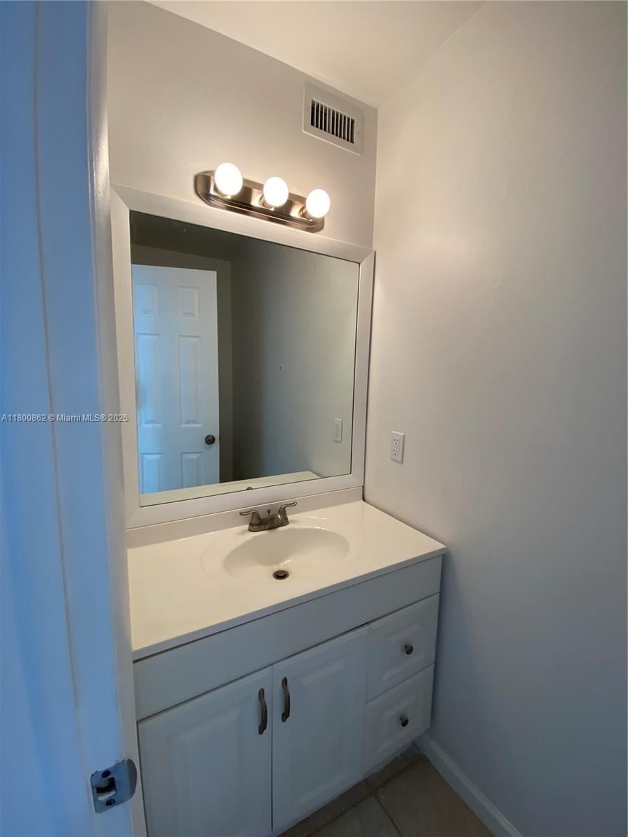 Real estate property located at 3524 Gardens East Dr B, Palm Beach, Cedar Gardens Townhouses, Palm Beach Gardens, FL