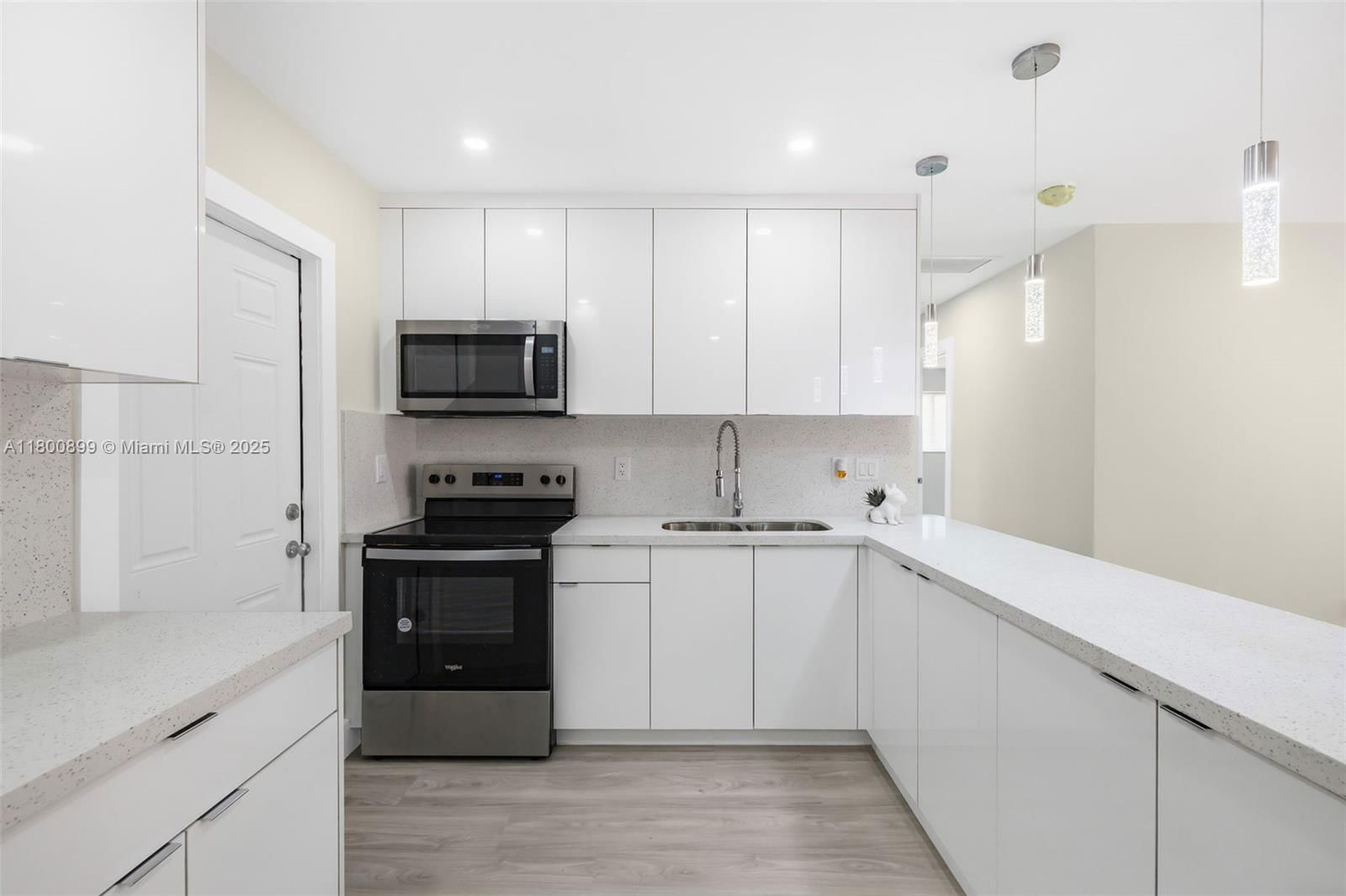 Real estate property located at 6741 27th Ct, Broward, Miramar Sec 3, Miramar, FL