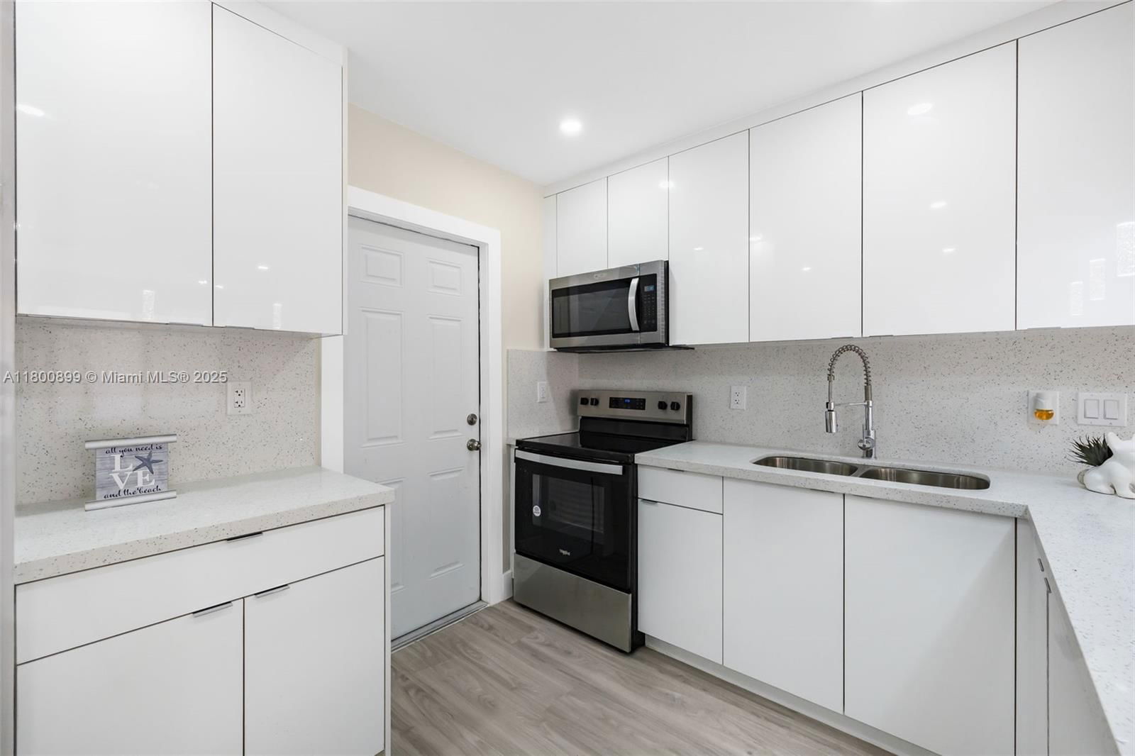 Real estate property located at 6741 27th Ct, Broward, Miramar Sec 3, Miramar, FL