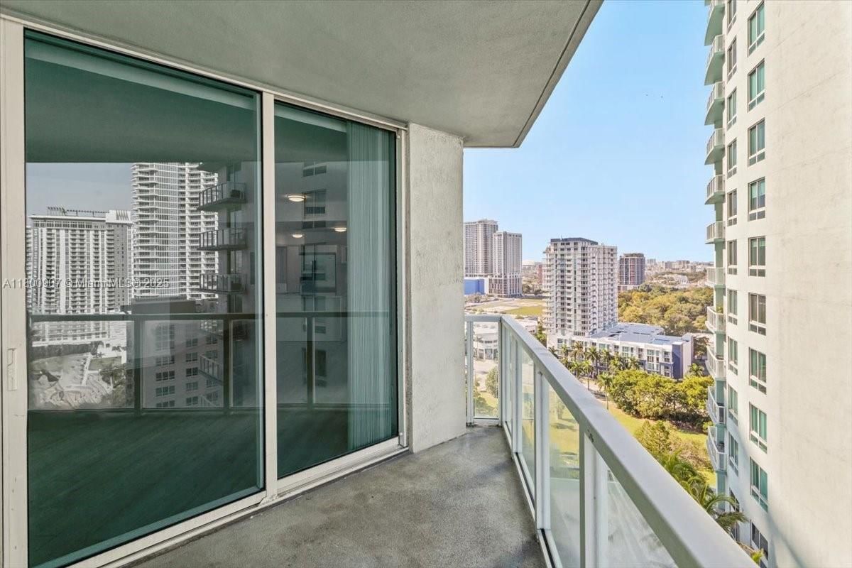 Real estate property located at 1900 Bayshore Dr #1810, Miami-dade, Quantum On The Bay Condo, Miami, FL