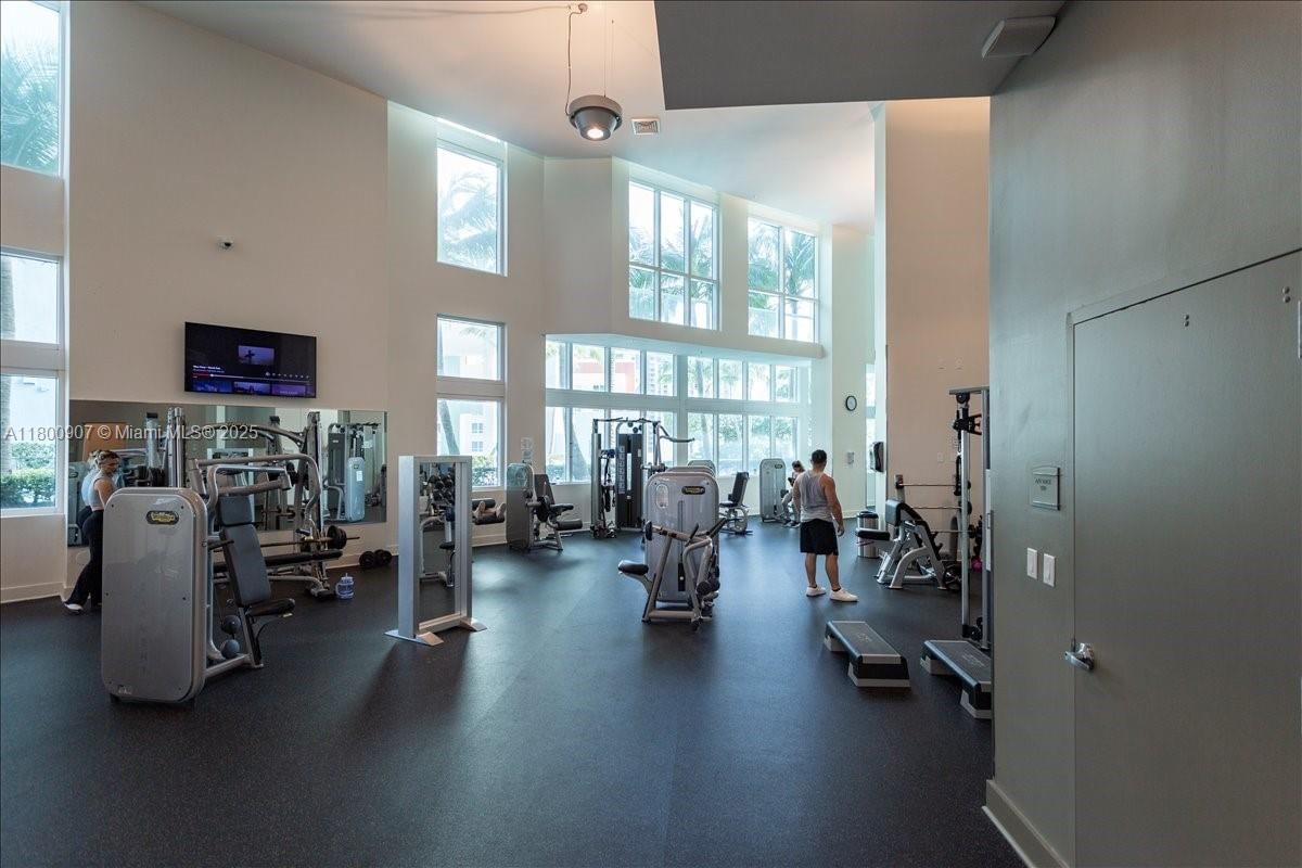 Real estate property located at 1900 Bayshore Dr #1810, Miami-dade, Quantum On The Bay Condo, Miami, FL