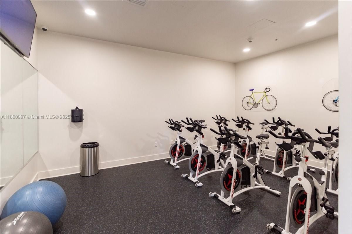Real estate property located at 1900 Bayshore Dr #1810, Miami-dade, Quantum On The Bay Condo, Miami, FL