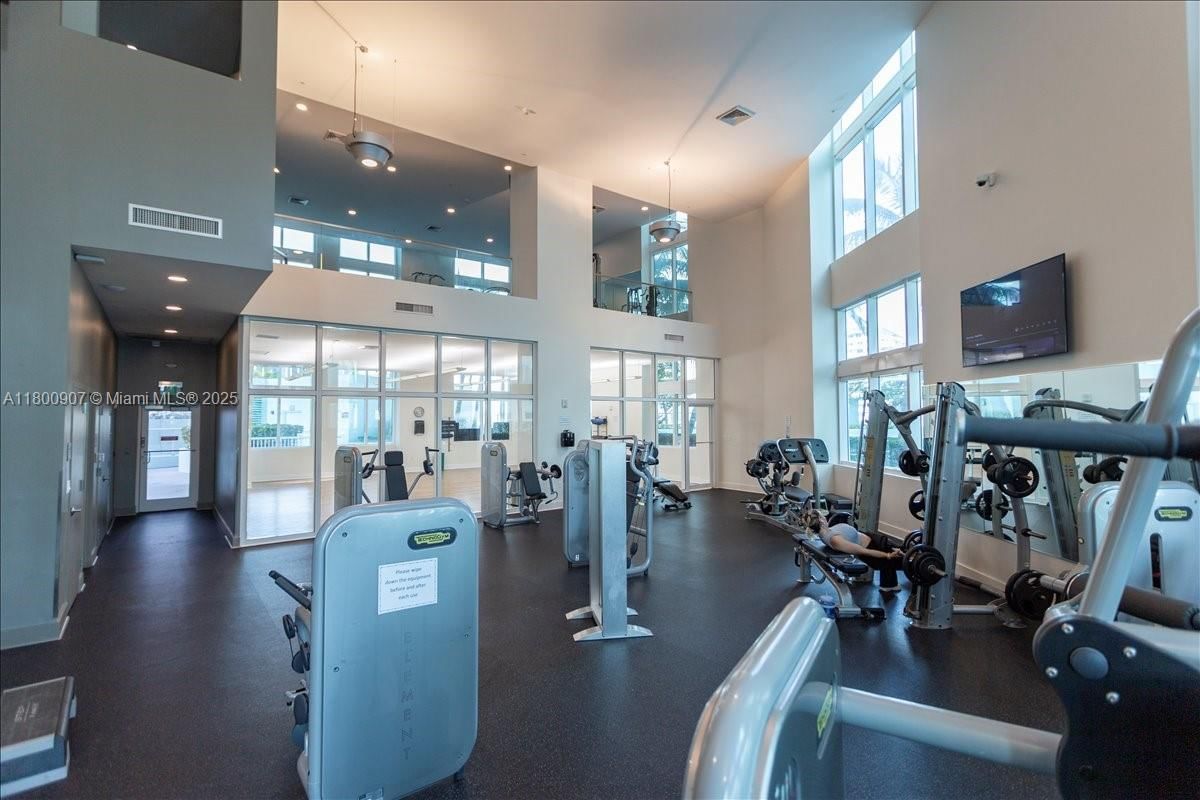 Real estate property located at 1900 Bayshore Dr #1810, Miami-dade, Quantum On The Bay Condo, Miami, FL