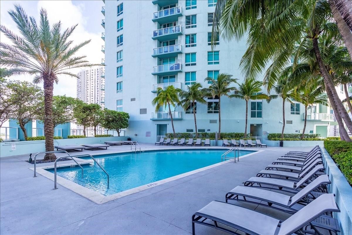 Real estate property located at 1900 Bayshore Dr #1810, Miami-dade, Quantum On The Bay Condo, Miami, FL
