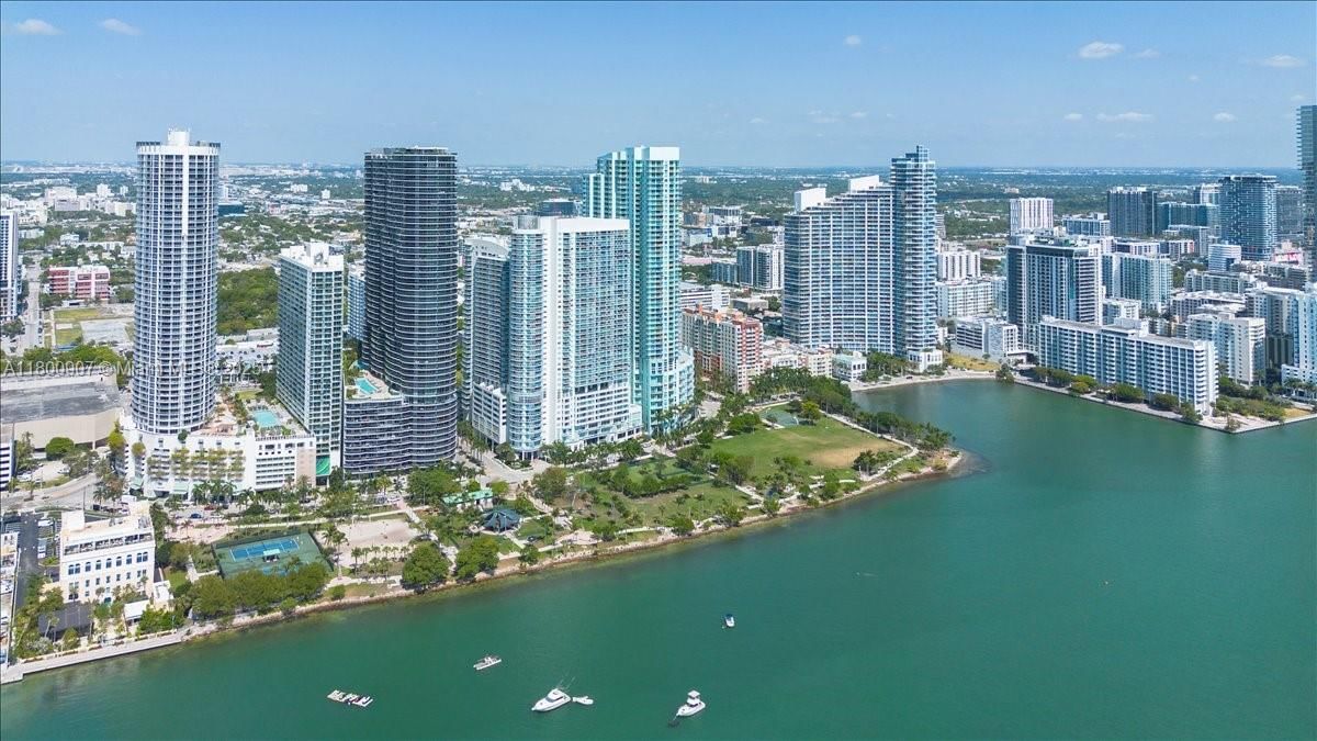 Real estate property located at 1900 Bayshore Dr #1810, Miami-dade, Quantum On The Bay Condo, Miami, FL